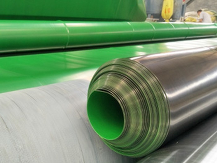 西城垃圾填埋場覆蓋黑綠膜